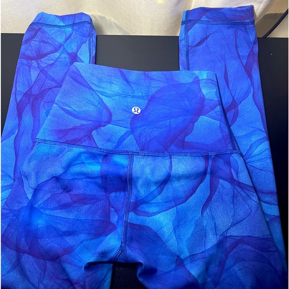 lululemon leggings in midnight tulle multi 💙 - Picture 1 of 3